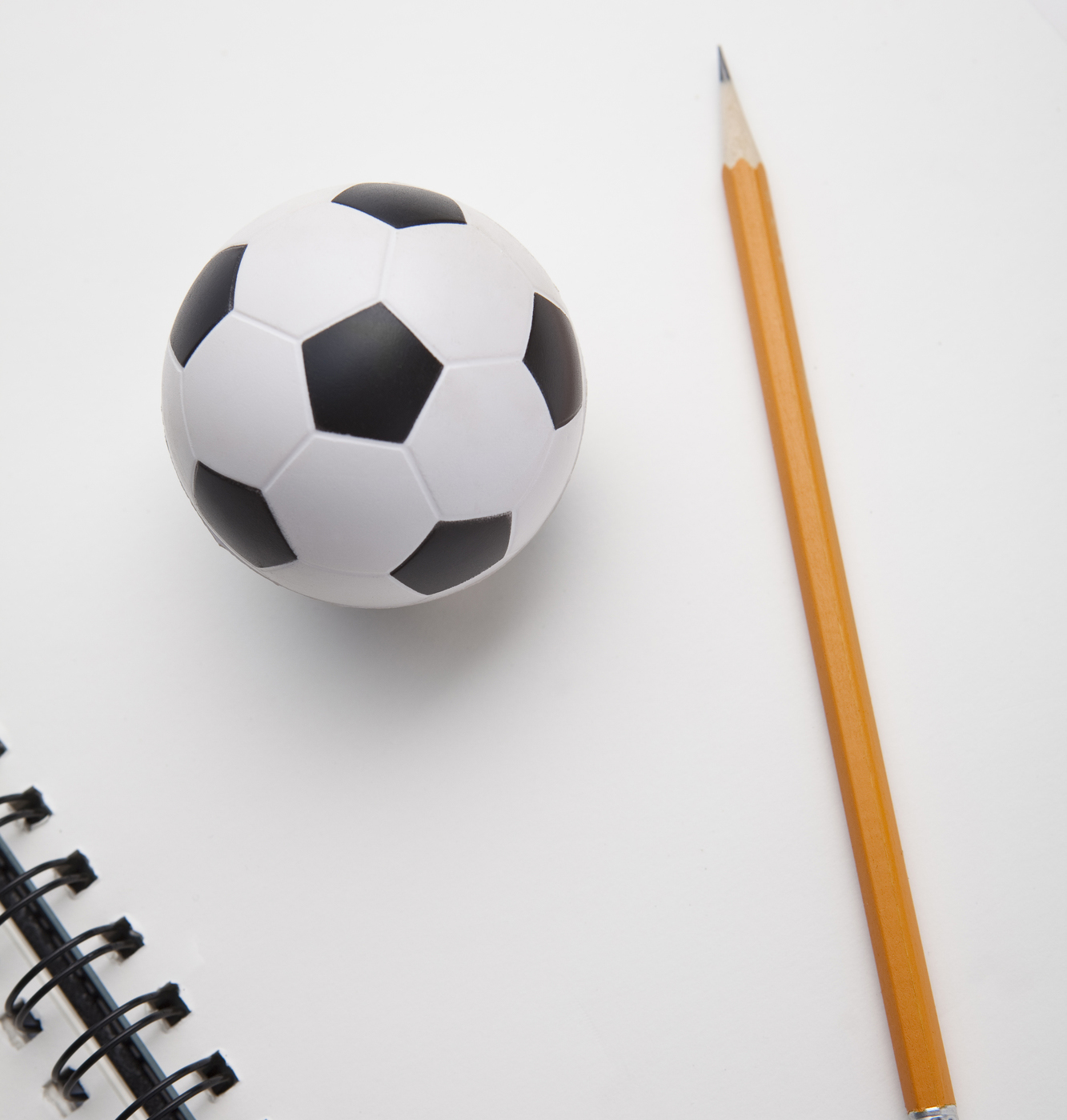 小学生も必須！サッカー・フットサルノートの書き方と見本を紹介