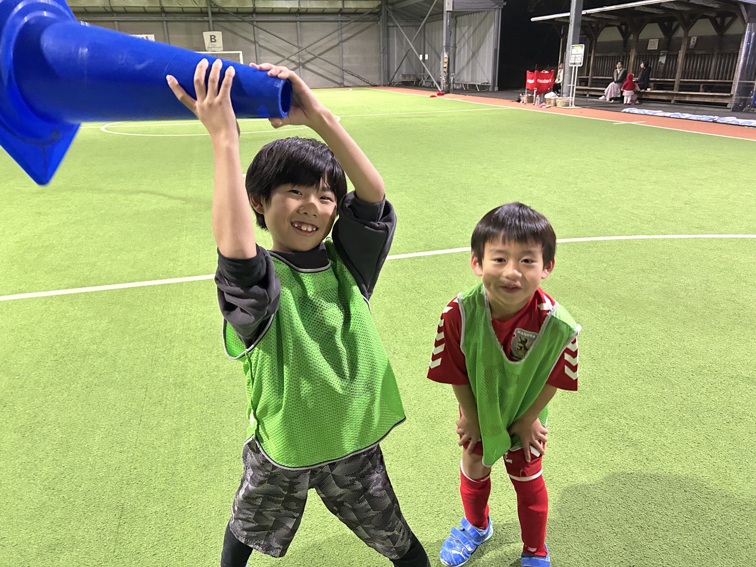 【豊田校】レッスン前も後もボールを蹴っている子ども達！