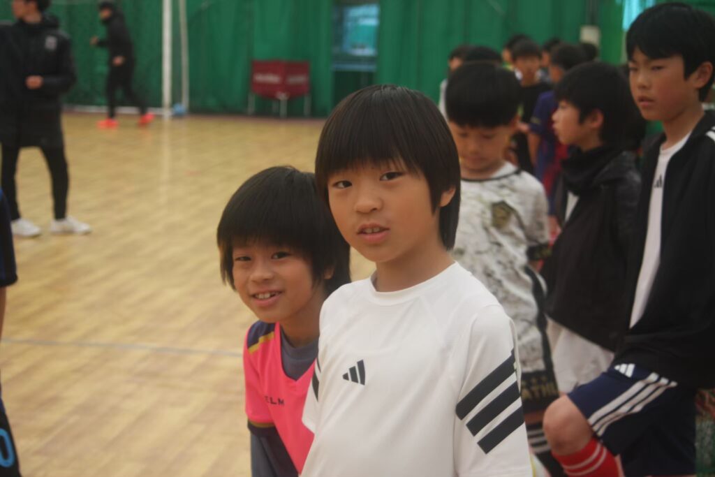 名古屋オーシャンズフットサルスクールの合宿に参加する子どもたち
